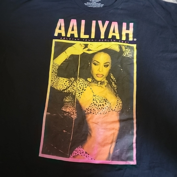 AALIYAH 2001 BERLIN TOUR TEE. SIZE 2X - Picture 3 of 4